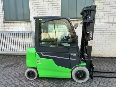 Eléctrica de 4 ruedas 2025  Cesab B635II (1)