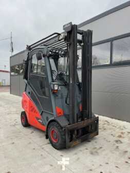 Propane Forklifts 2016  Linde H30T (15) 