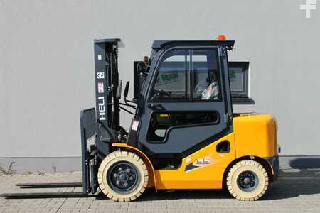 Dieselový VZV 2022 Heli CPCD35-KU20H (1)