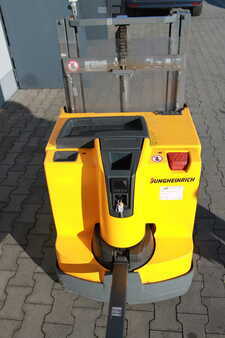 Pallet Stackers 2018  Jungheinrich EJD 220 119 166ZT (3)