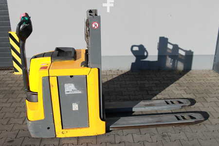 Pallet Stackers 2018  Jungheinrich EJD 220 119 166ZT (2)