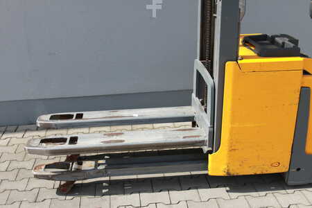 Pallet Stackers 2018  Jungheinrich EJD 220 119 166ZT (1)