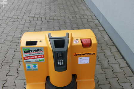Transpallet elettrici 2018  Jungheinrich EJE 220 20 115 54 (3)