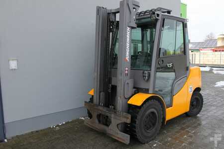 Chariots élévateurs GPL 2017  Jungheinrich TFG 550s G180-350ZT (1)