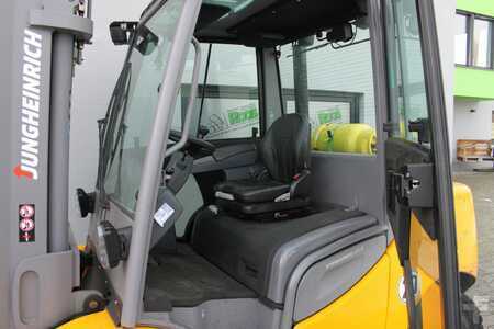 Chariots élévateurs GPL 2017  Jungheinrich TFG 550s G180-350ZT (4)