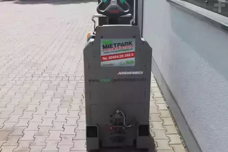 Tahač  Jungheinrich EZS 130 (3)