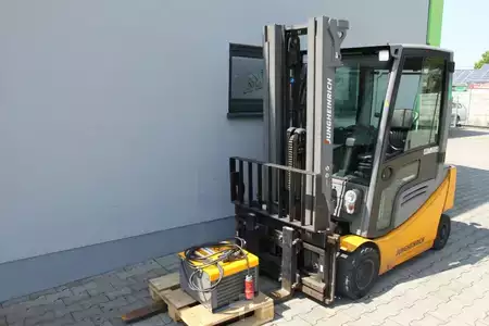 Carrelli elettrici 4 ruote 2020  Jungheinrich EFG320 GE 115 464DZ (1)