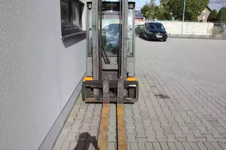 Elektromos 4 kerekű 2021  Jungheinrich EFG 320 GE 140 330ZT (3)