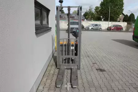 Hochhubwagen  Jungheinrich EJC 112 115 320ZT (2)
