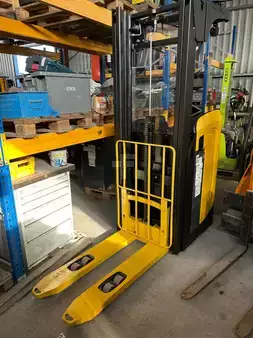 Stoccatori uomo a piedi 2021  Yale MS16S (1)