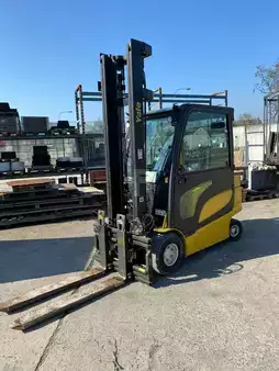 Eléctrico - 4 rodas 2021  Yale ERP35VL (1)