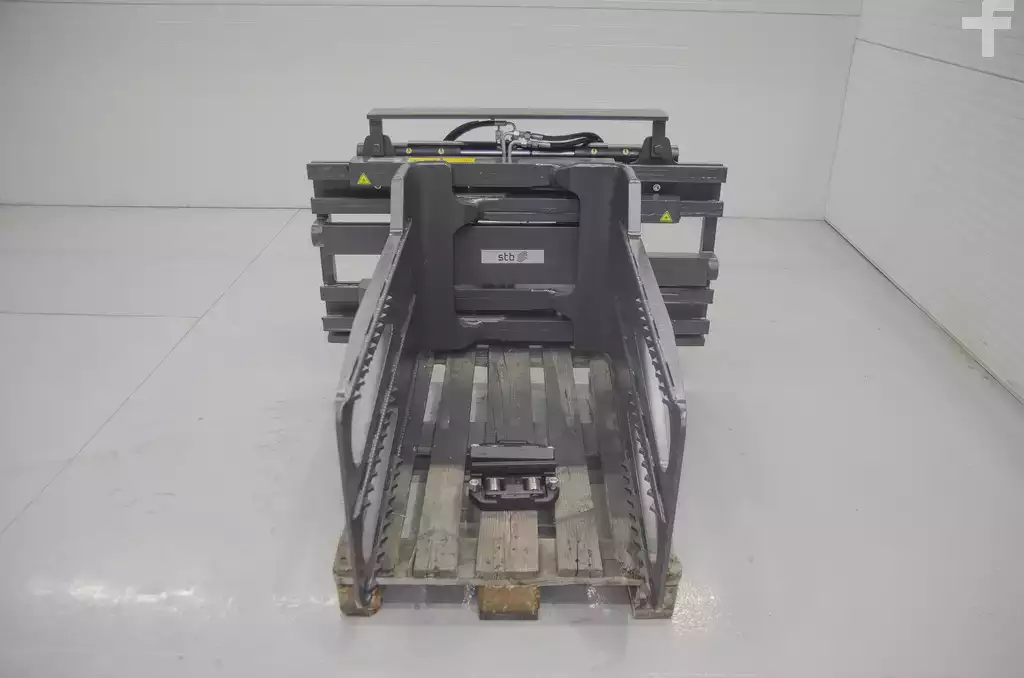3T413