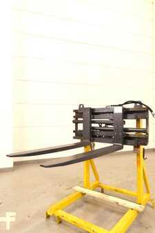 Fork clamps 2012 Kaup 1T401A (1)