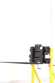 Fork positioners 2002 Cascade 25D-FPS-A513 (1)