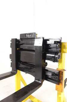 Fork positioners 2002 Cascade 25D-FPS-A513 (2)