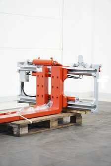 Fork adjustment equipment with sideshift 2020 Durwen RZV45GS-SO (3)