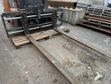 Fork positioners 2023  Meyer 6-2612G-Z Zinkenverstellgerät (2)