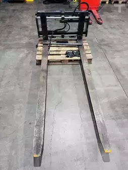 Fork positioners 2015  Meyer 6-2606G-Z mit Gabelzinken 2400mm (2)