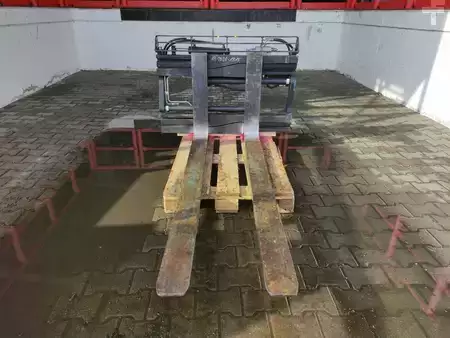 Haarukoiden asetinlaite 2019  Durwen ZVP 30-S (1)