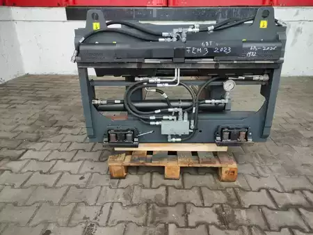 Grampo para produtos embalados 2023  Kaup 4T413 (mit Seitenschieber) (2)