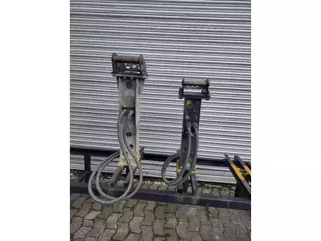 *** Pozostałe *** 2025  Soosan Hammer SQ10 (120 kg) für MS01 (3)