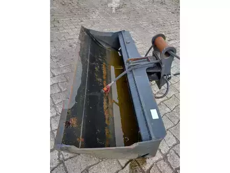 *** Autres *** - Holstein Schwenklöffel 1.800 mm für Schaeff-SWE (1)