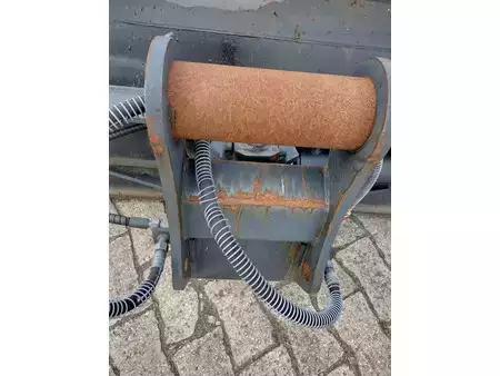 *** Autres *** - Holstein Schwenklöffel 1.800 mm für Schaeff-SWE (4)
