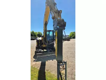 *** Autres *** 2024  Soosan Hammer SQ43 (430kg) Auto Lub (4)