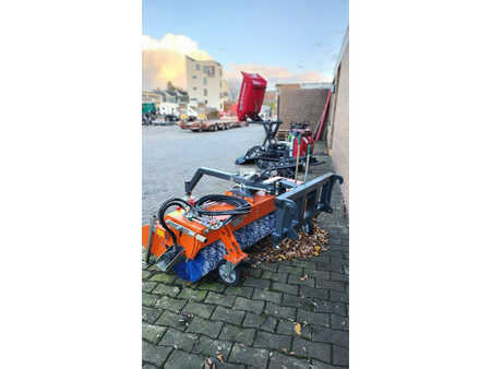 Pedestrian Sweeper 2022  Tuchel Kehrmaschine Sweep Plus 590 EURO-Aufnahme (2)