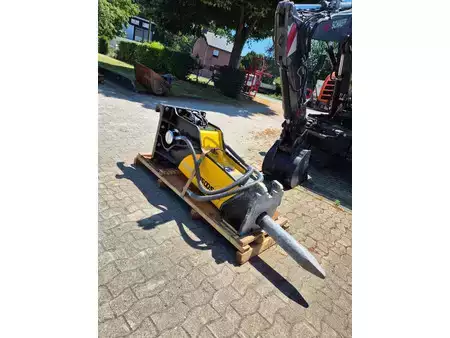 *** Otros *** 2024  Soosan Hammer SQ60 (1.750 kg) (1)