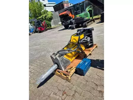 *** Otros *** 2024  Soosan Hammer SQ60 (1.750 kg) (2)