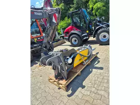 *** Otros *** 2024  Soosan Hammer SQ60 (1.750 kg) (4)