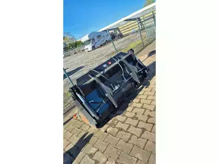 *** other devices *** - Palettengabeln - Ladeschaufeln(VOLVO-L30-Aufnahme) (4)