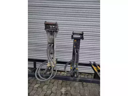 *** Autres *** 2025  Soosan Hammer SQ10 (120 kg) für MS01 (3)