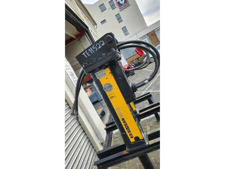 *** other devices *** 2023  Soosan Hammer SQ10 (120 kg) (2)