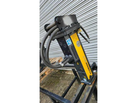 *** other devices *** 2023  Soosan Hammer SQ10 (120 kg) (4)