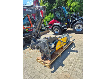 *** Andre enheter *** 2024 Soosan Hammer SQ60 (1.750 kg) (4)
