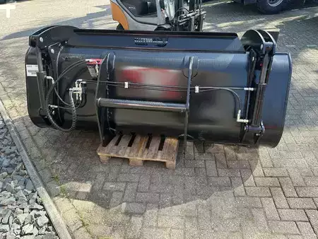 *** Overige *** 2026  Manitou BG 2450/1700 WE Klembak (5)