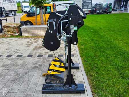 Accesorios 2025  Manitou W6000/32M (1)