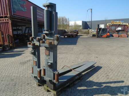 Haarukat 2023  [div] Fitted with Rolls ,Single Fork Leveller 14000kg@1200mm / 2500x250x85mm (2)