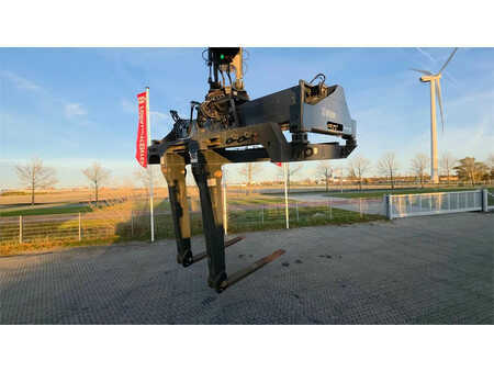 *** Andre enheter *** 2012  Kalmar Foldable Forks Attachment for ISO Spreaders (1)