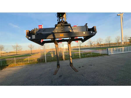 *** Otros *** 2012  Kalmar Foldable Forks Attachment for ISO Spreaders (4)