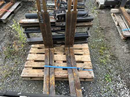 Fourches à palettes doubles  Kaup 2T429 (2)