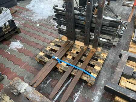 Fourches à palettes doubles  Kaup 2T429C (1)