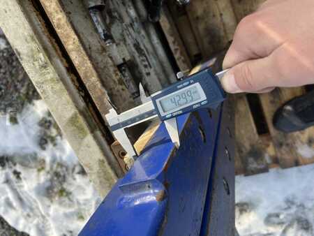 Fourches à palettes doubles  Cascade 25G2 (10)