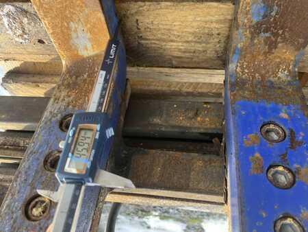 Fourches à palettes doubles  Cascade 25G2 (8)