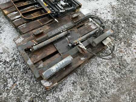 Positionneur de fourches 2012  Durwen SVZ 45 (1)