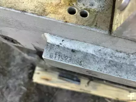 Karton klammer, fast arm 2019  Durwen UKK 25-PSD-E (10)