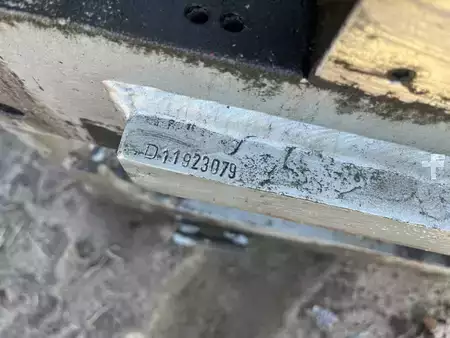 Karton klammer, fast arm 2019  Durwen UKK 25-PSD-E (9)