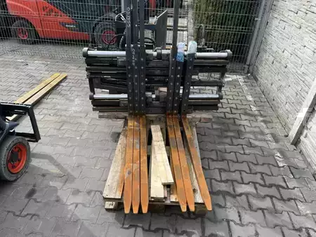 Monihaarukkapihti, 2/1  Kaup 4T429B-1-2-3 (2)